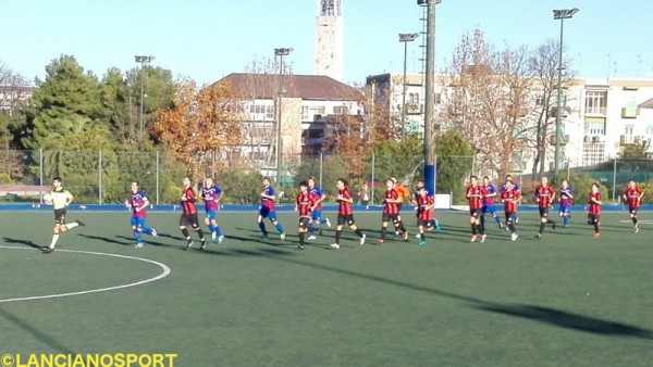 L’ingresso in campo delle due squadre