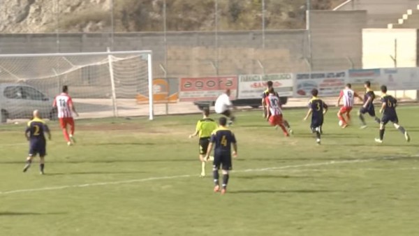 Un’immagine della partita persa 5-1 dai gialloverdi in casa del Piazzano