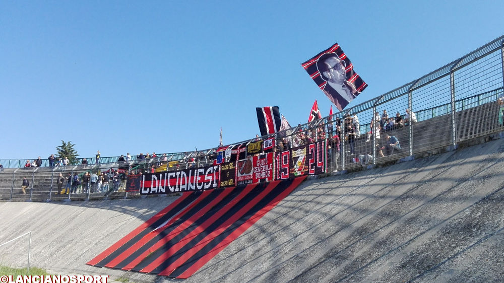 Il video della curva sud nel giorno della festa Promozione