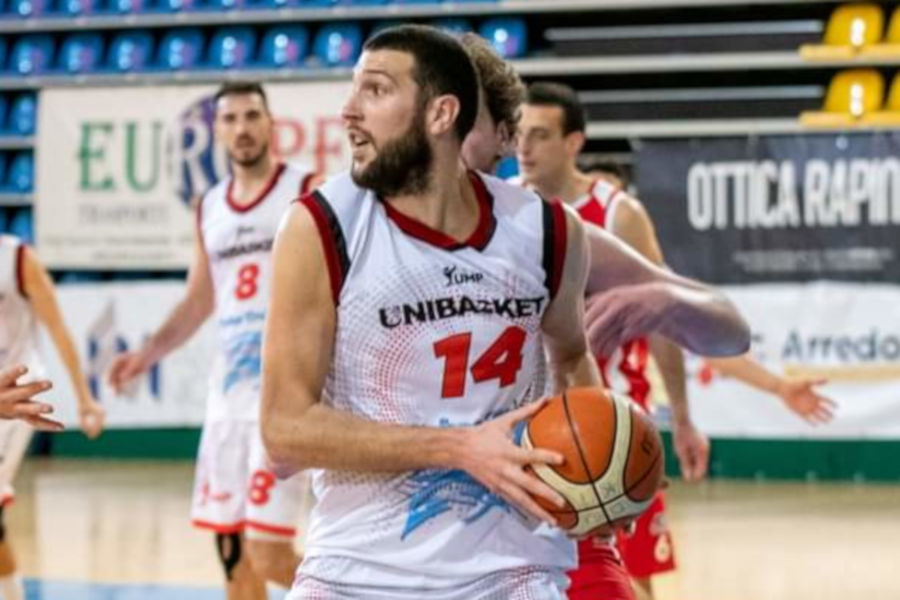 Munjić e Ucci trascinano l’Unibasket alla vittoria